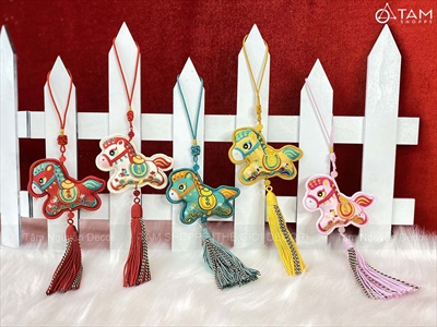 Dây treo Ngựa vải tua rua [Nhiều màu - Cao cấp] PKT-TET-12